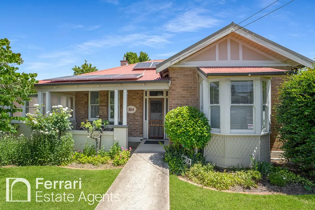 Orange 4 Slaapkamer Prime Medical Practice Opportunity, Fully Renovated & Perfectly Presented