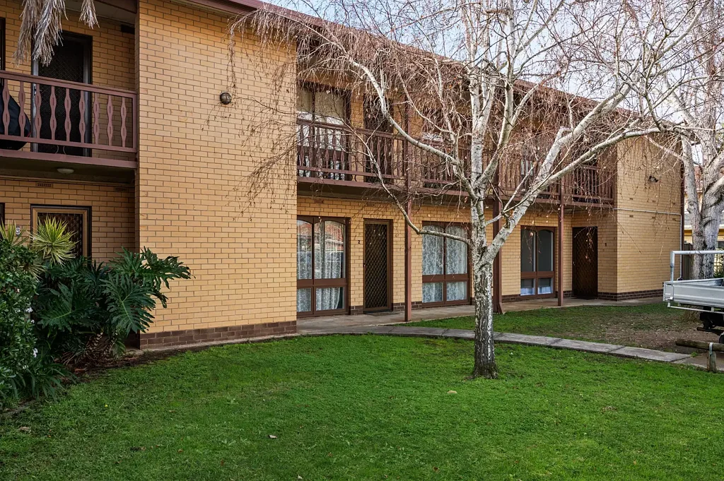 Brooklyn Park 2房  Refreshed, Connected & Ready For Easy Westside Living