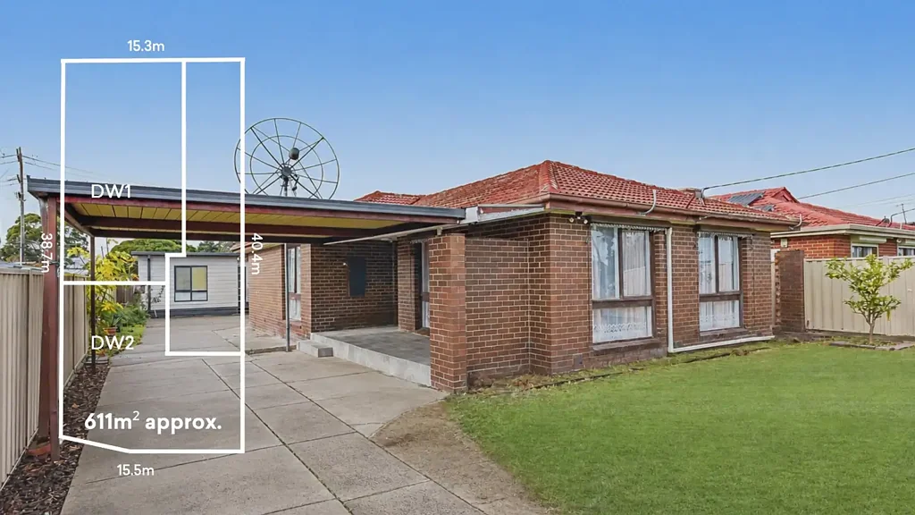 Springvale South 6침실 The Brief: A Rare Dual-Residence (2-in-1) Opportunity in a Prized Springvale South Location