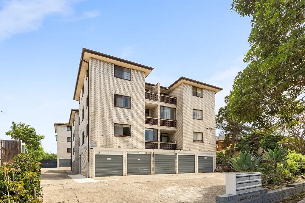 Roselands 2房 顶层全砖公寓拥有一切您首次置业所期望的 Top Floor Full Brick Apartment has Everything You Could Want in a First Home