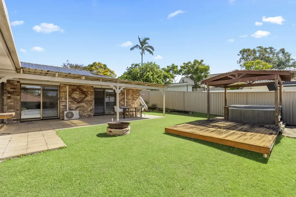 Carrara 3房  Entertain and Relax - Family Living on 678sqm Closing 3pm, 31st March