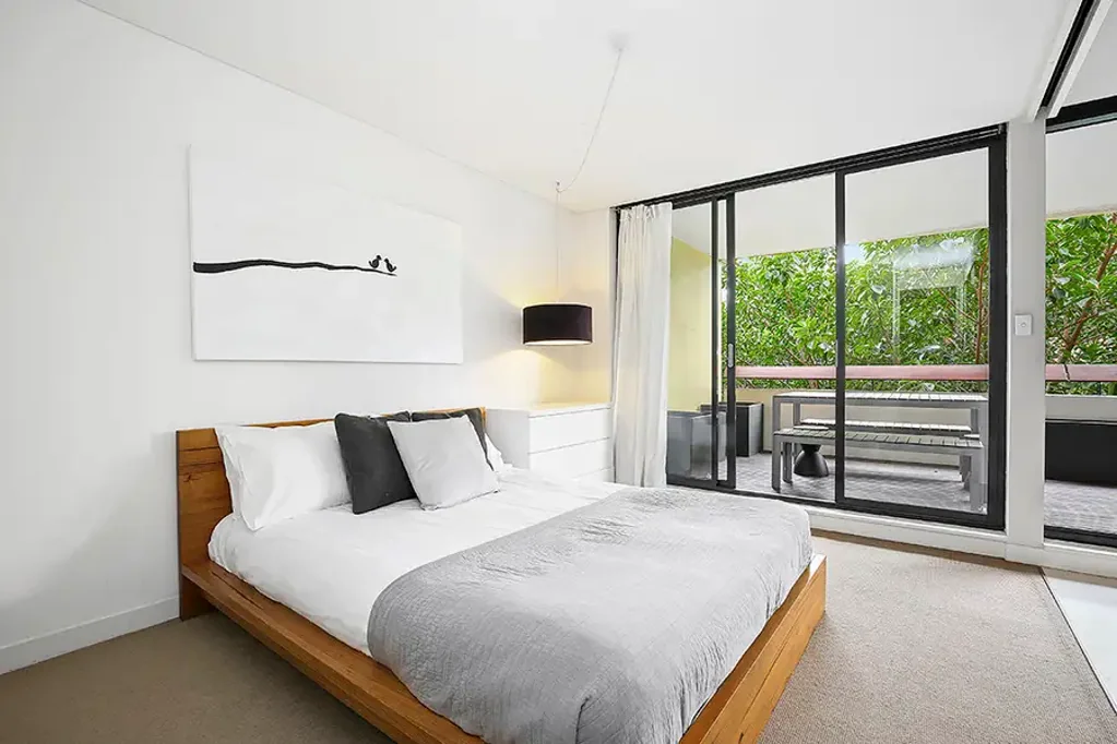 Contemporary and convenient inner city living - executive furnished