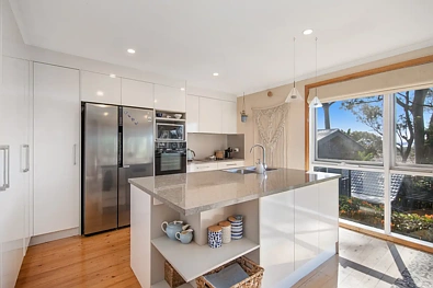 4 Northview Drive, Bateau Bay, NSW 2261, 4房, 3浴, House