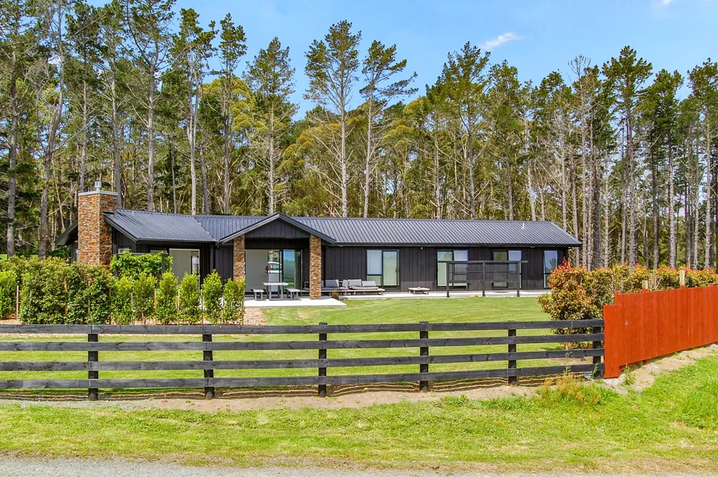 Kaiwaka 3 Slaapkamer Style, Space and Your Own Forest