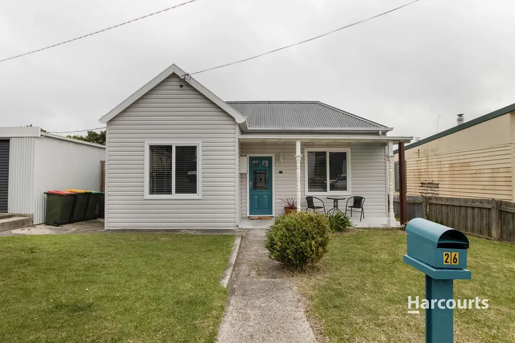 Comfortable 3-Bedroom Home in Convenient Wivenhoe Location