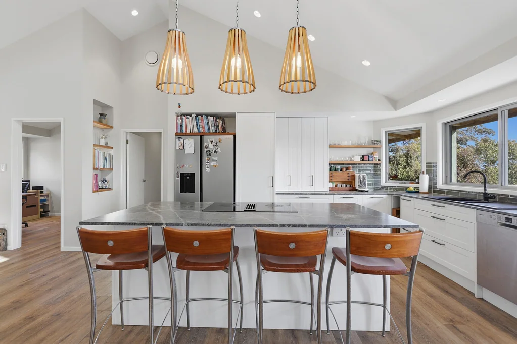 Warkworth 4房  Elevated Living. Exceptional Views. Extensively Renovated