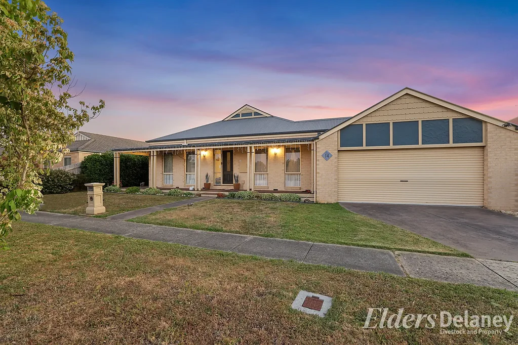 Warragul 4غرفة نوم Well Appointed - Quality Family Home!