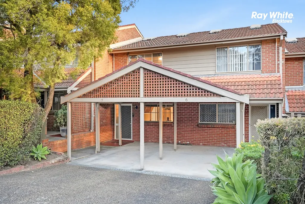 Quakers Hill 2ਬੈੱਡਰੂਮ NORTH FACING RENOVATED TOWN HOUSE!!