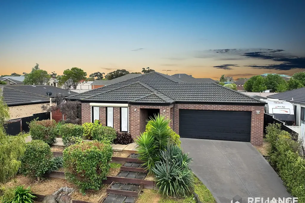 33 Rain Lover Drive, Kurunjang, VIC 3337