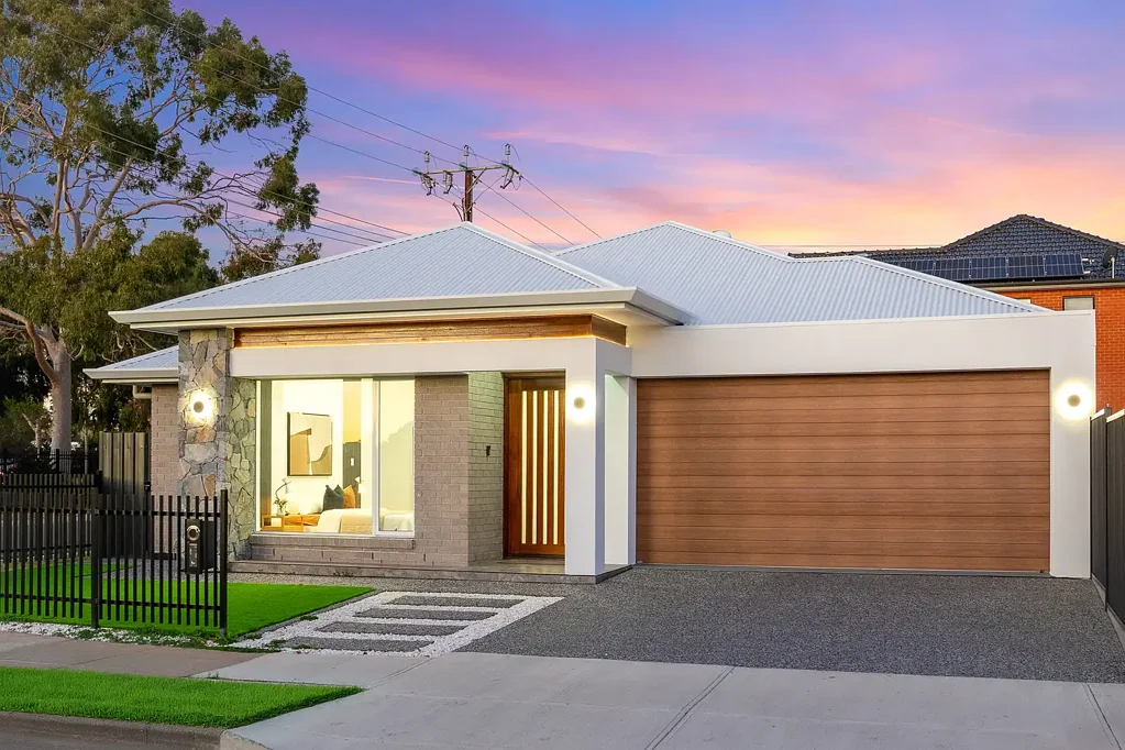 1 Oakmont Crescent, Novar Gardens, SA 5040