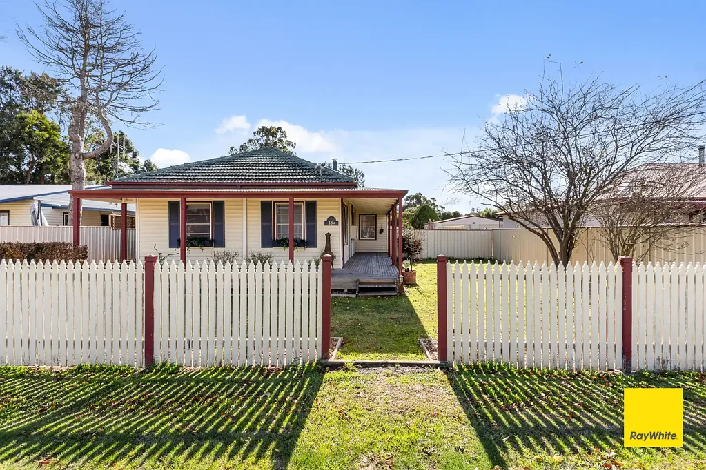 Bungendore 4Moenga Timeless character, space and potential in the heart of Bungendore