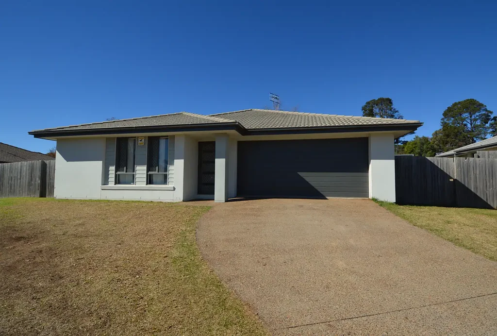 Guyra 4कमरा Charming Brick Home in a Rural Town Setting