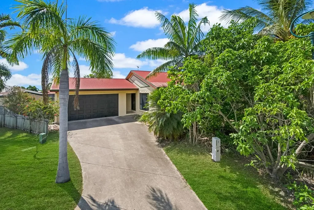 LOVELY 3 BEDROOM FAMILY HOME IN BUSHLAND BEACH