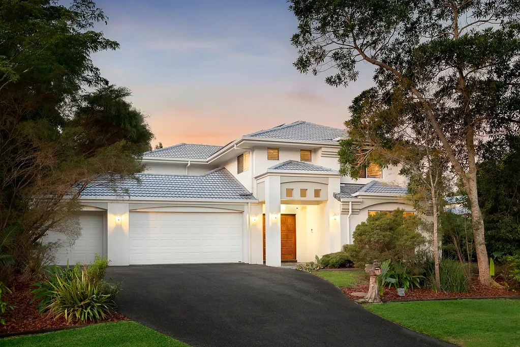 Cashmere 4 Slaapkamer Substantial Family Entertainer With Multiple Living Zones, Resort-Style Outdoor Living & Exceptional Versatility!