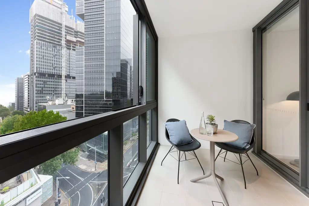 North Sydney 1Habitaciones Superb One Bedroom + Large Study Apartment Moments to Metro Station