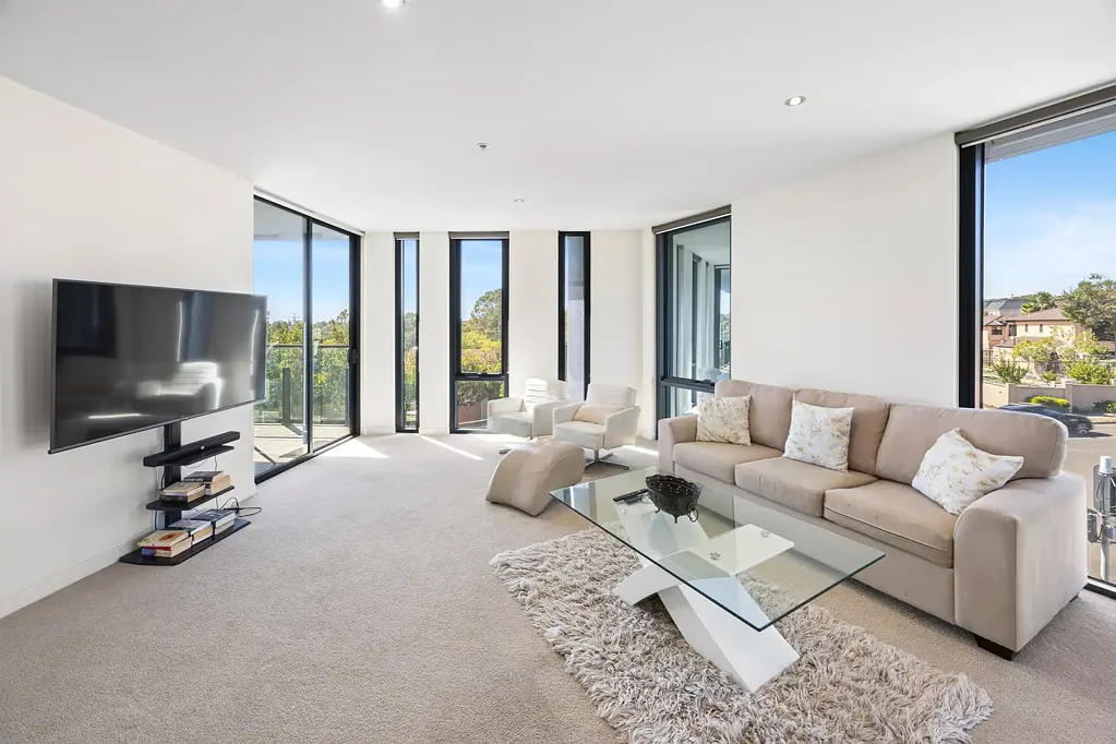 Glen Iris 2Moenga Skyline Serenity: Luxe Living Above Tooronga Village