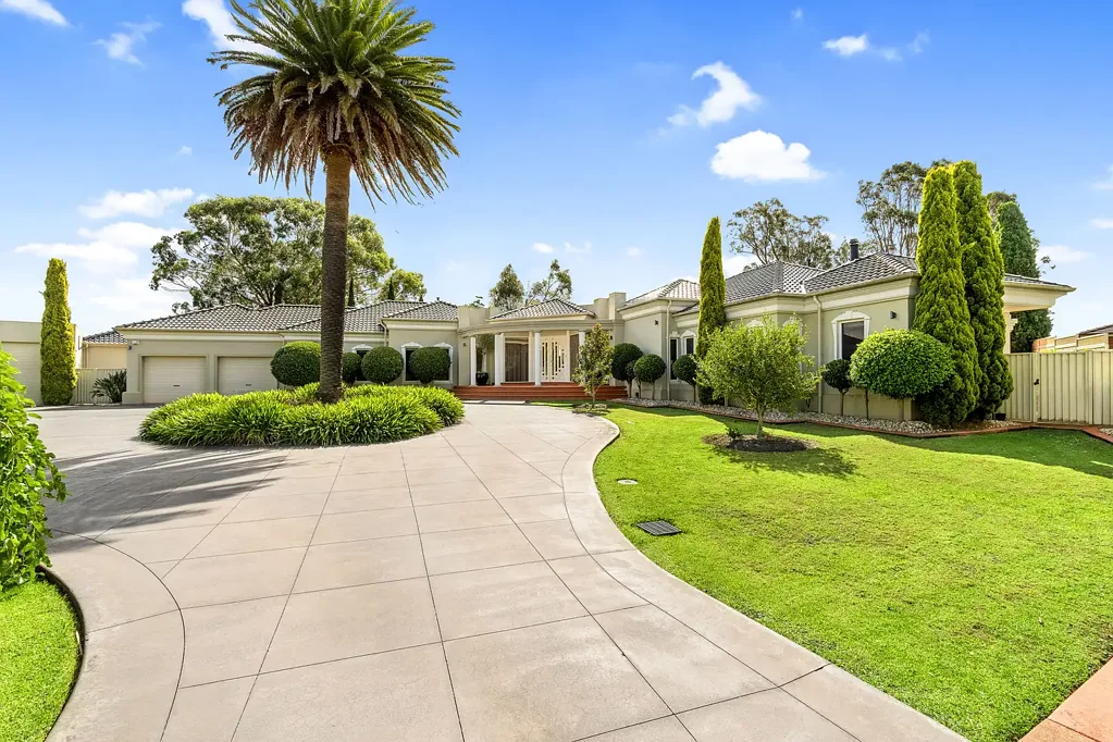 Traralgon 4침실 Luxurious Family Living in Prestigious Ellavale Estate