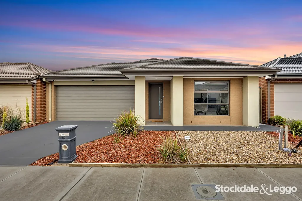 Wyndham Vale 4Zimmer Stylish Family Living in the Heart of Manor Lakes!!