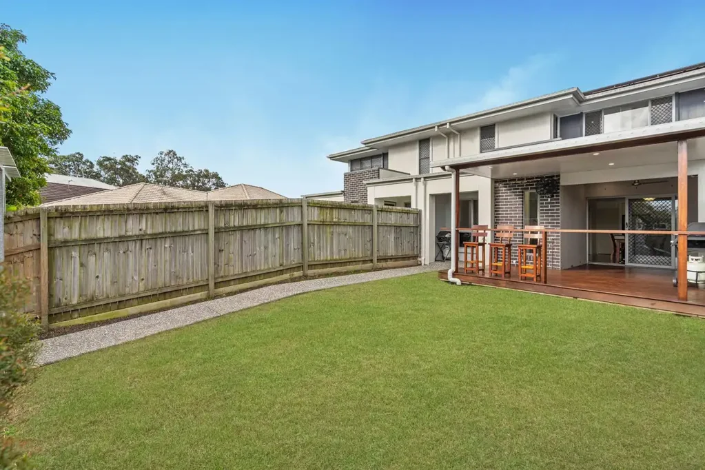 Warner 3 Bedroom Unique townhouse sure to impress!