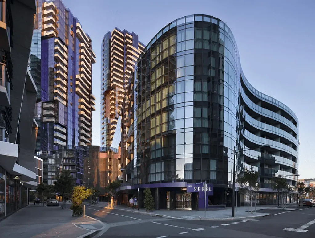 Harbourfront Living with Hotel Resort Facilities