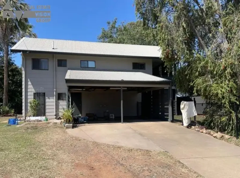 9 Diamond Dr, Blackwater, QLD 4717