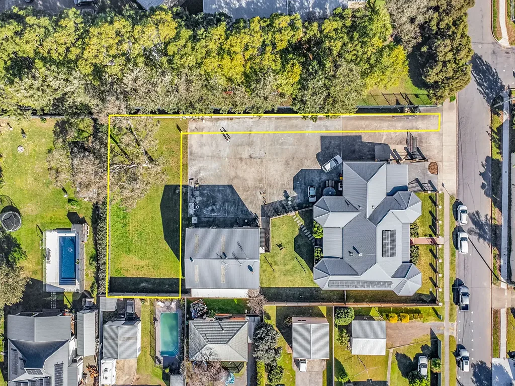 Singleton Level block situated downtown
