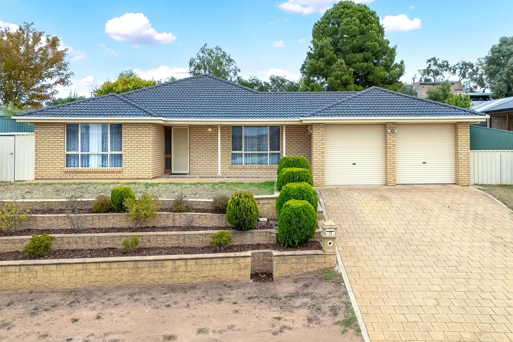 Hewett 4房  Comfort, Space & Sweeping Contemporary Family Appeal.