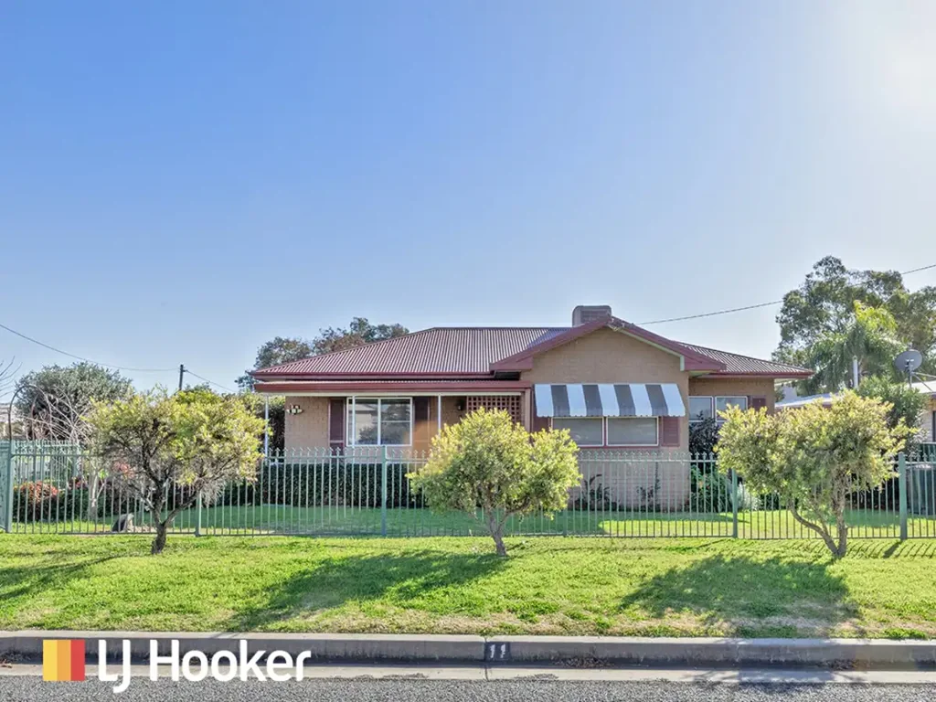 Freshly Updated Family Home with Versatile Extra Space!
