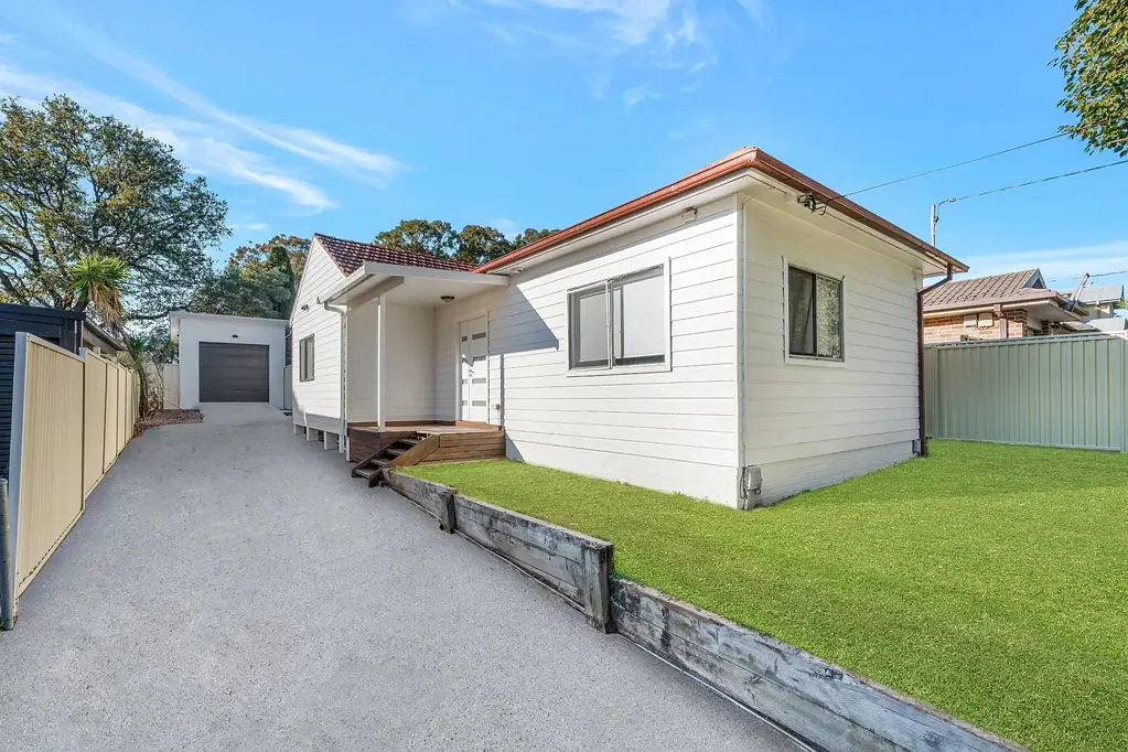 Family Comfort in a Convenient Greenacre Location