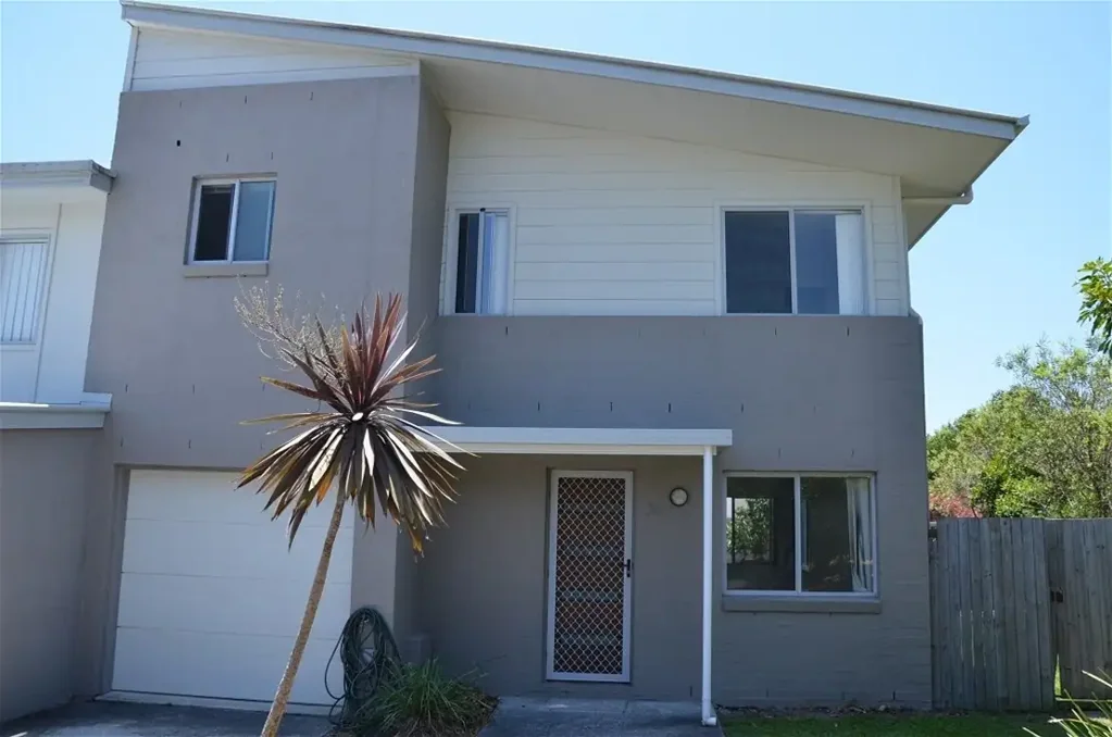 35/2 Sangster Crescent, Pacific Pines, QLD 4211