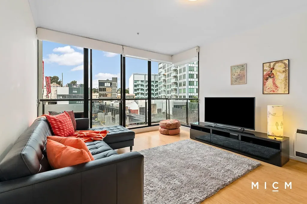 South Melbourne 1房 时尚、宽敞、宁静，坐落于优越生活区 Stylish, Spacious and Serene in Lifestyle Locale