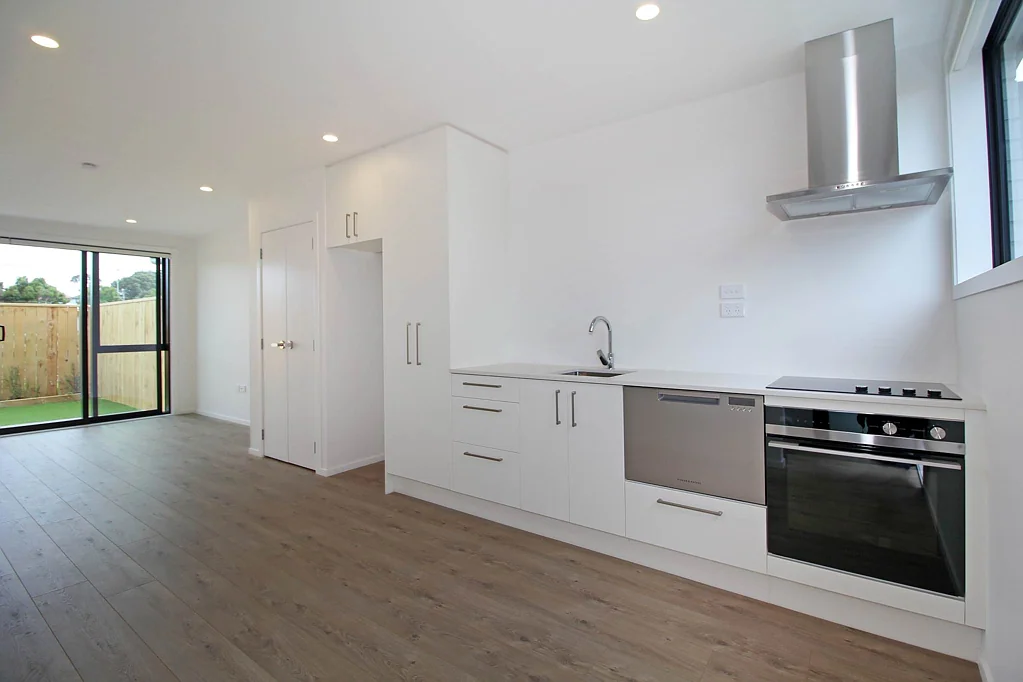 STUNNING HOME IN PRIME LOCATION