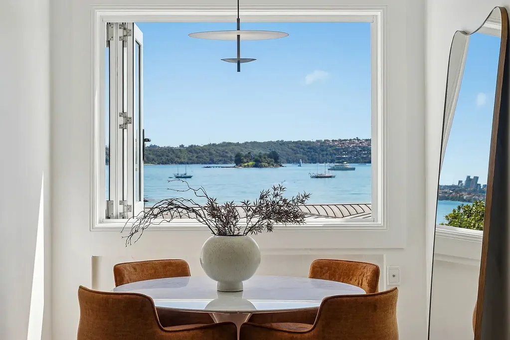 Rose Bay 2침실 Architect-Redesigned Top Floor Oasis Embraces Mesmerising Harbour Views