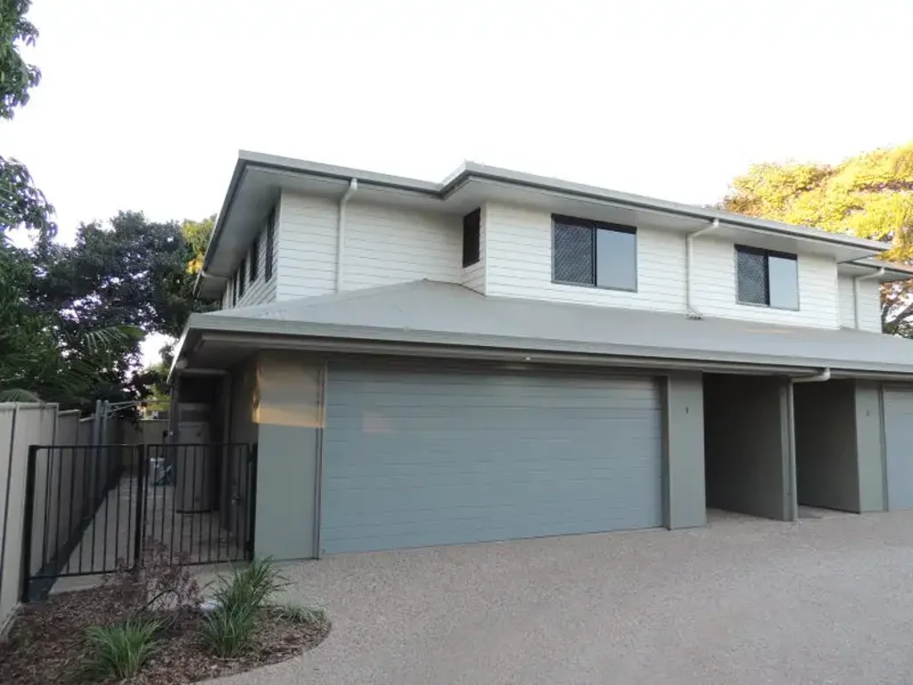 IMPRESSIVE Duplex for executives feeling close to town with style.