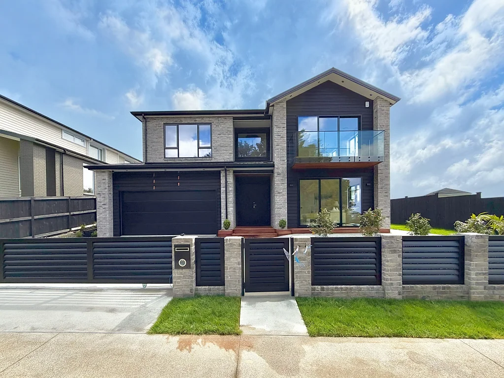 Millwater 6Kwarto Elevated Sea View Home with Dual Kitchens & Granny