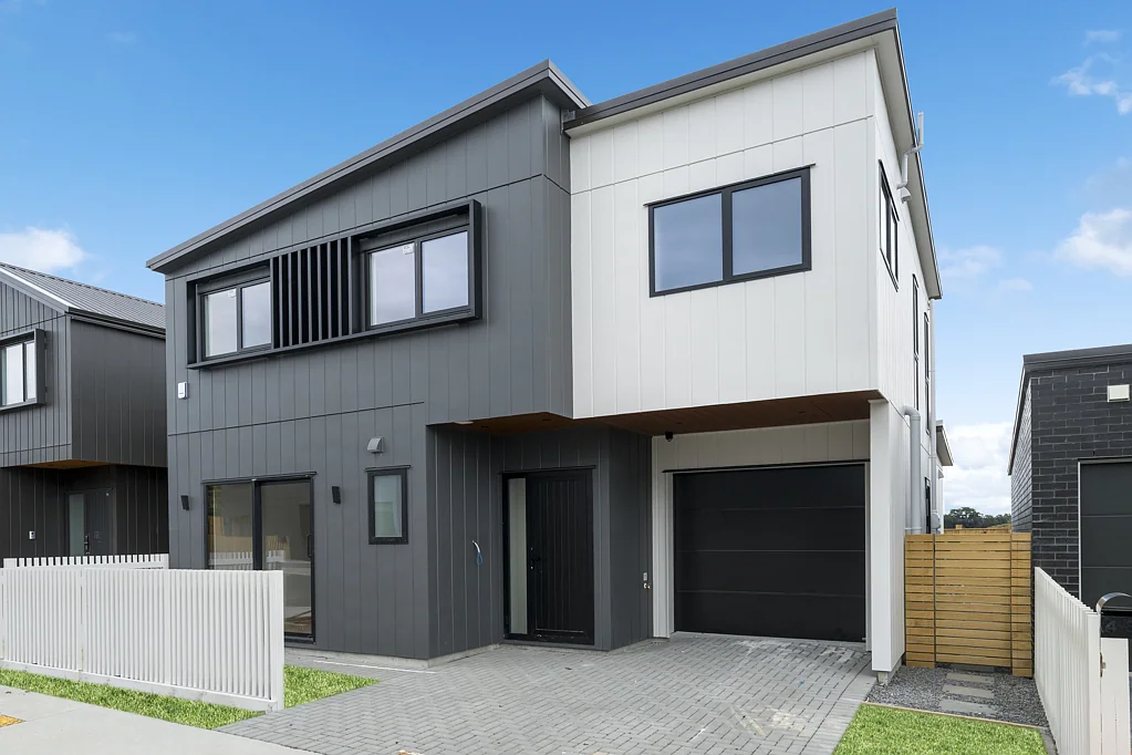 Rosehill 4 Bedroom Brand New Beachside Home