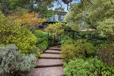 Wonga Park 4Moenga Timeless Charm With Panoramic Treetop Outlooks