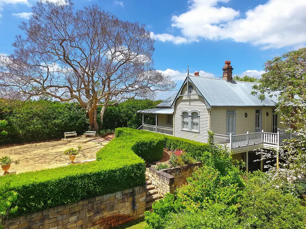 Kurrajong 5 Bedroom 'Plynlimmon' - A Breathtaking Retreat or Business Venture (Two Homes)