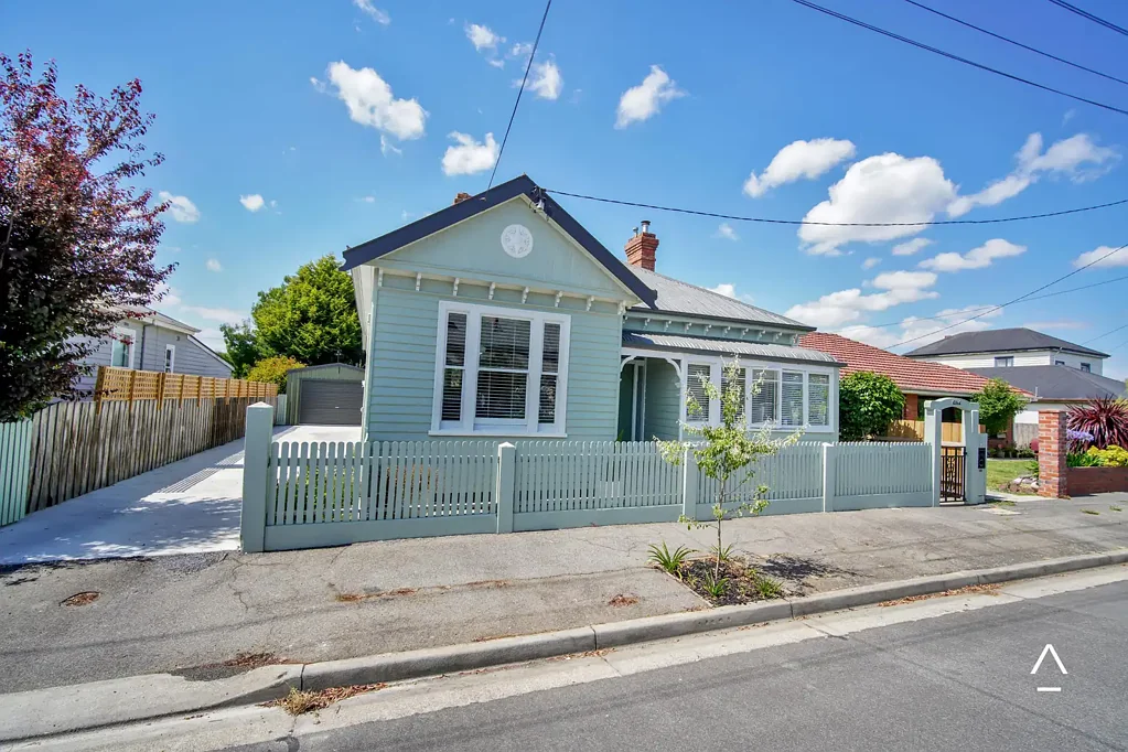 Gorgeous cottage ready for your family to call home!