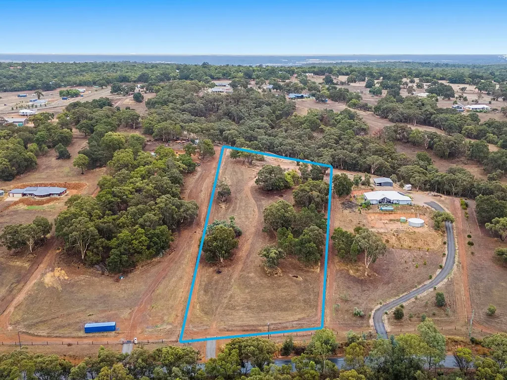 Lower Chittering UNDER OFFER, UNDER OFFER, UNDER OFFER!!