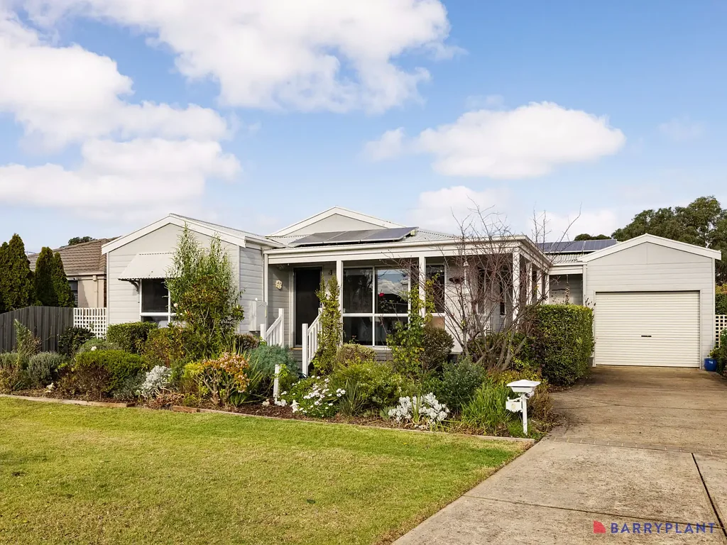 6 Katherine Circuit, Cowes, VIC 3922