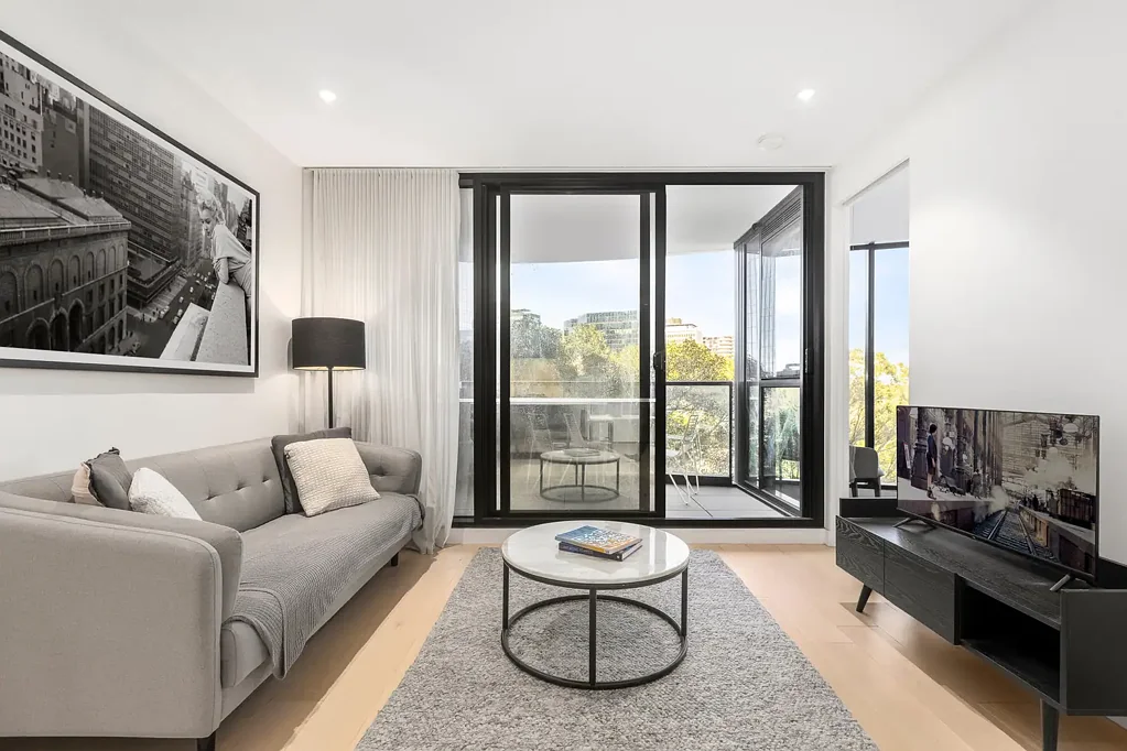 607/8 Bowen Crescent, Melbourne, VIC 3004