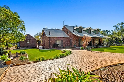 Beechwood 4 Slaapkamer Spacious Country Residence with Pool & Granny Flat