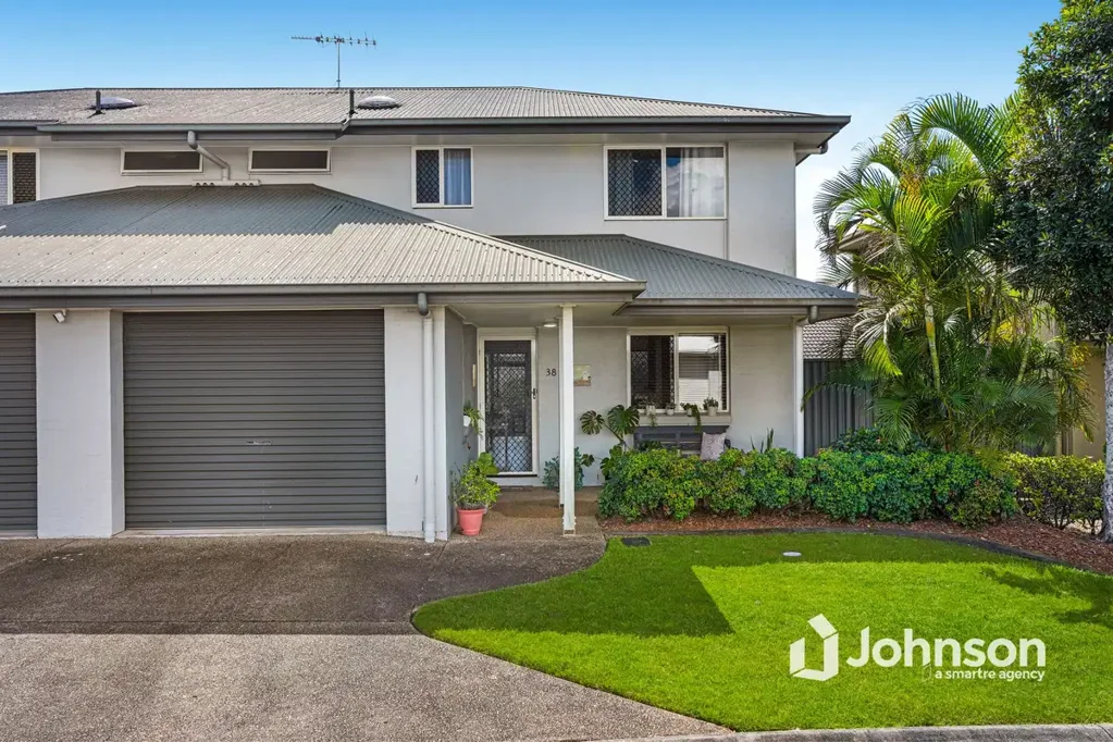 Manly West 3બેડરૂમ LOW MAINTENANCE LIVING WITH PRIVATE GARDEN OASIS IN MANLY WEST