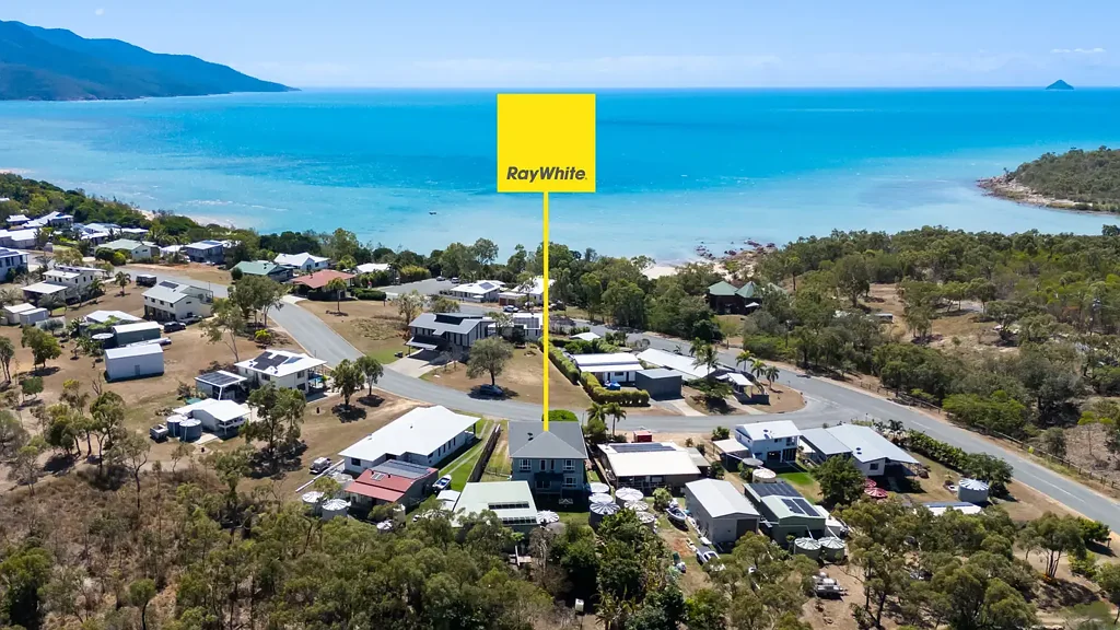 Hideaway Bay 4ਬੈੱਡਰੂਮ Hideaway Bay Haven - contemporary coastal home With large shed & relaxed seaviews