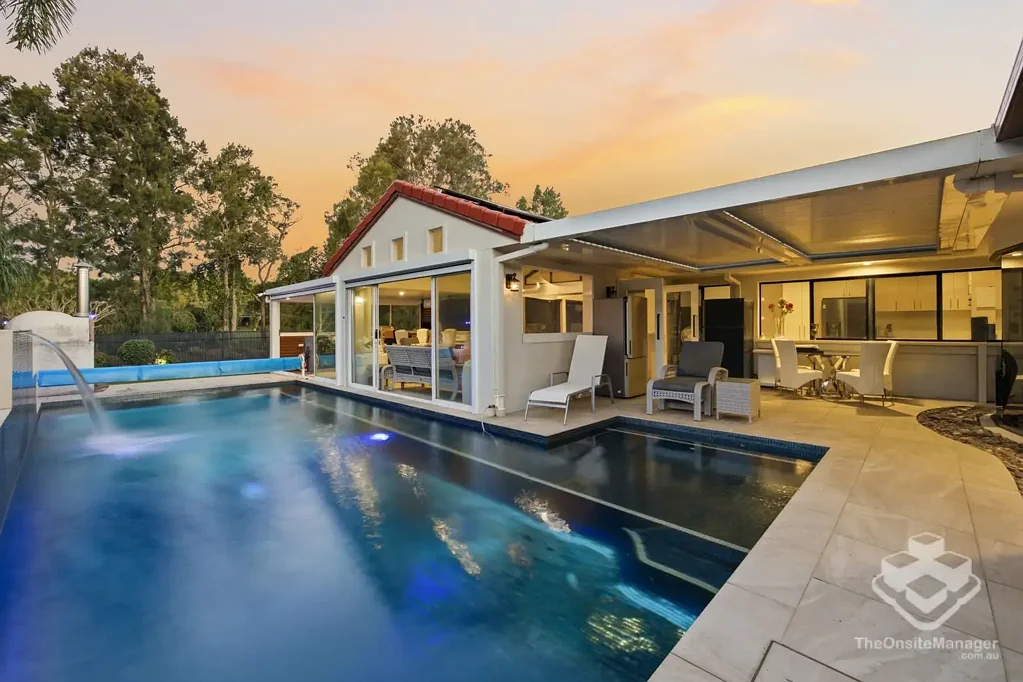 Hope Island 4 Slaapkamer Prestigious Riverleigh Residence