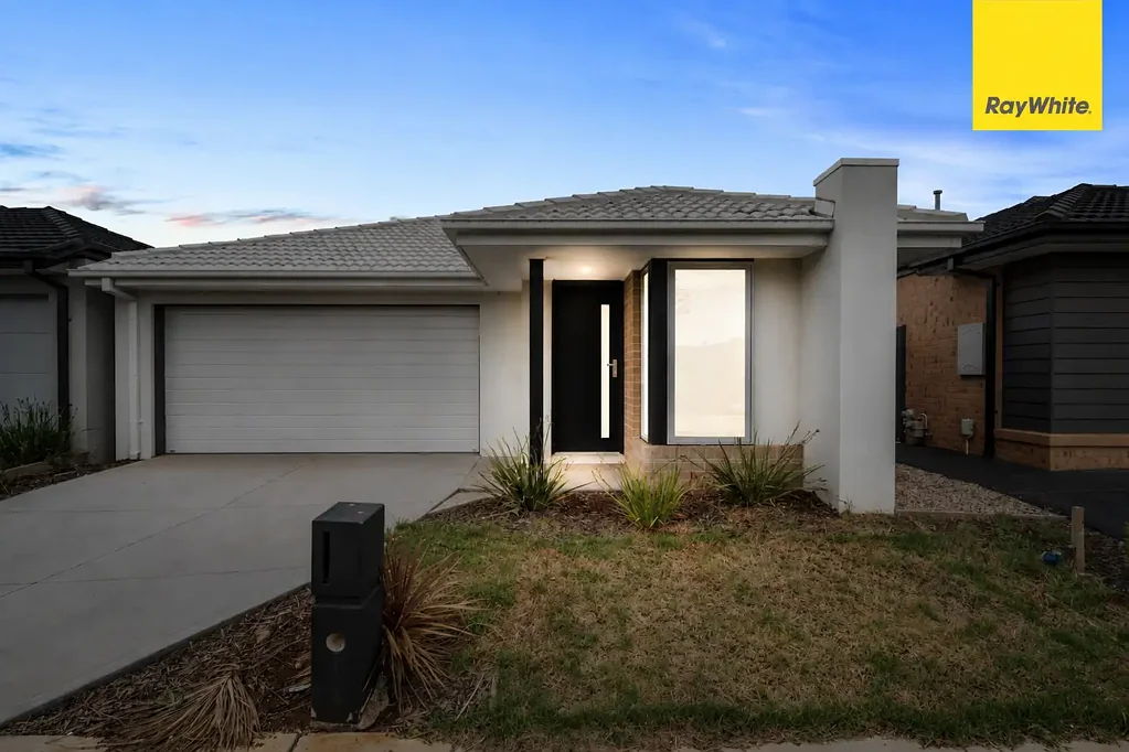 Weir Views 4部屋 Beautifully Presented Family Home in Prime Weir Views Location