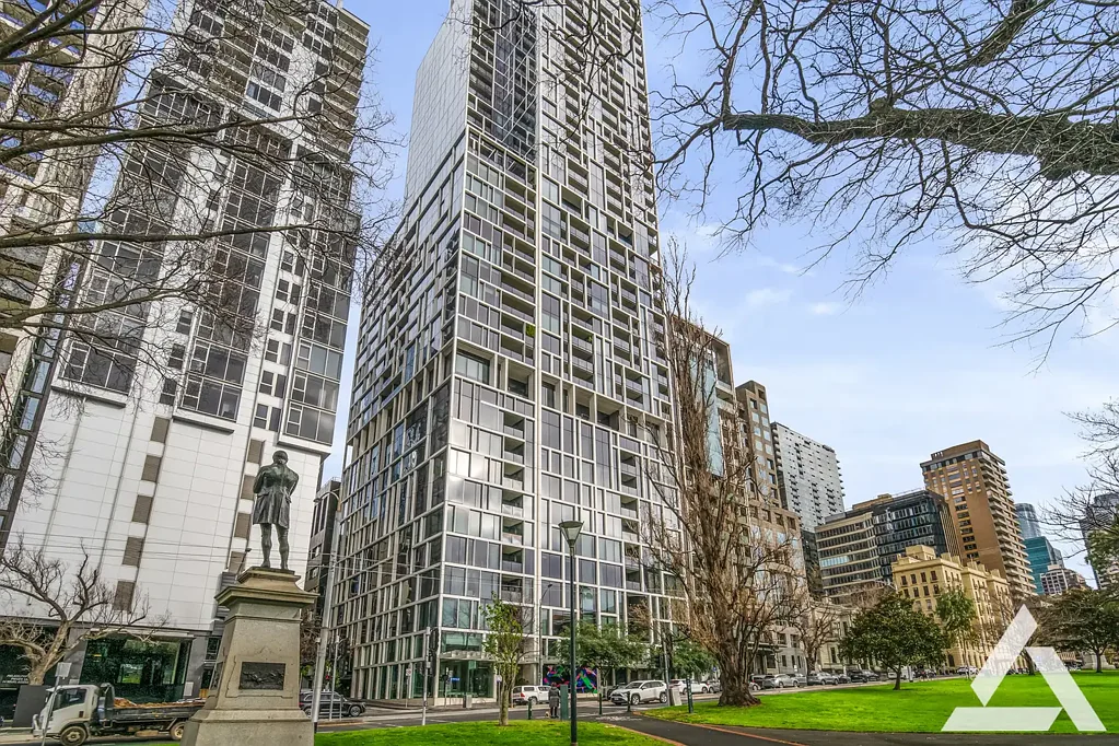 Stylish One-Bedroom Apartment in the Heart of Melbourne