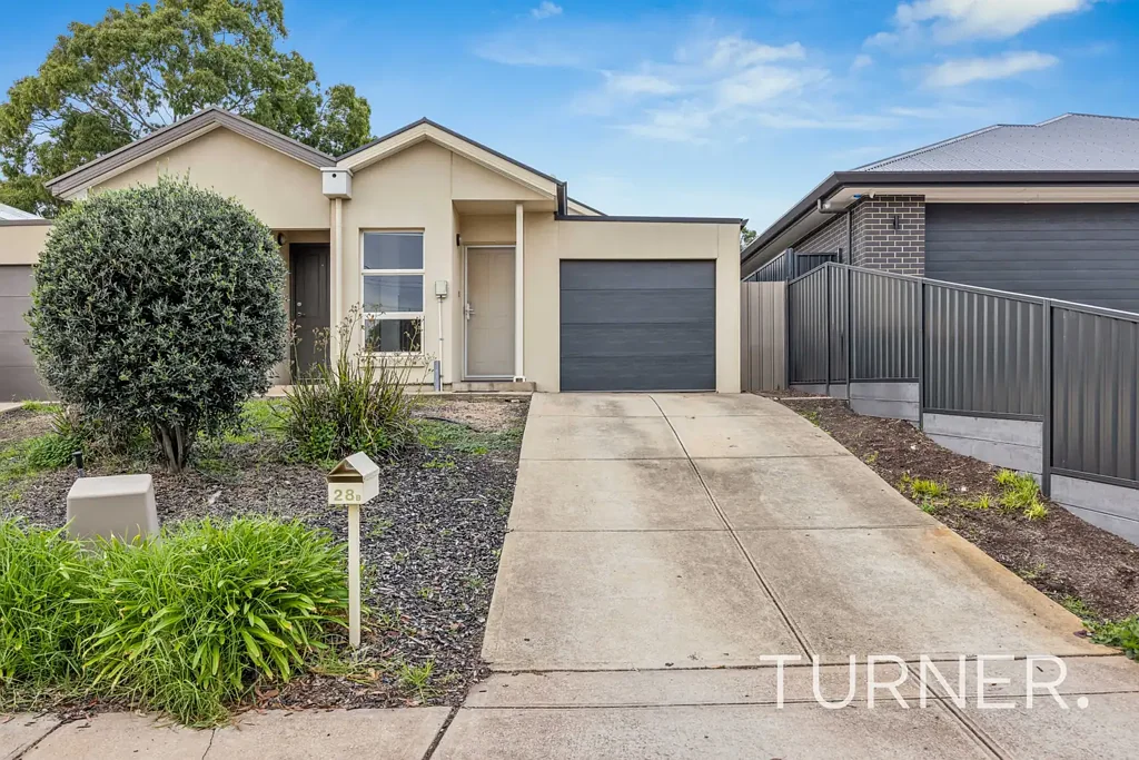 Comfortable 4-Bedroom Home with Outdoor Entertaining and Convenient Location