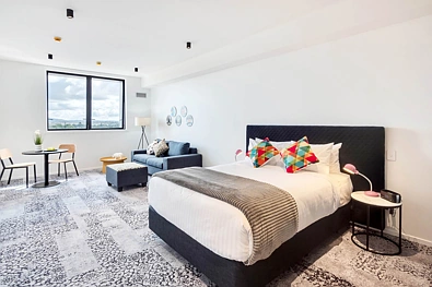 Stylish Fully-Furnished Studio Apartment in Av...